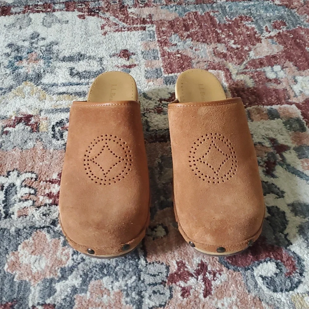 L.L. Bean Clogs, Tan. - Picture 2 of 5